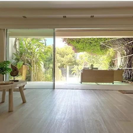 Kavouri Laguna Blue Beachfront
