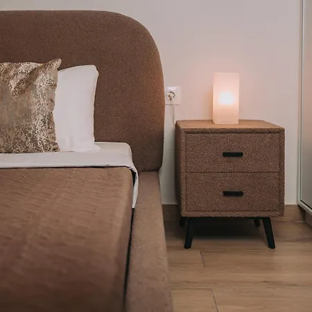 Apartment Cozy New Nearby Metro