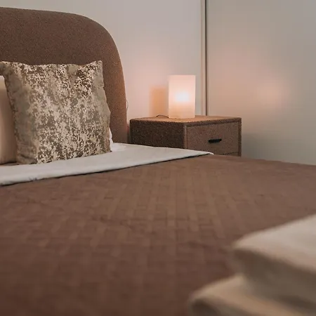 Apartment Cozy New Nearby Metro *