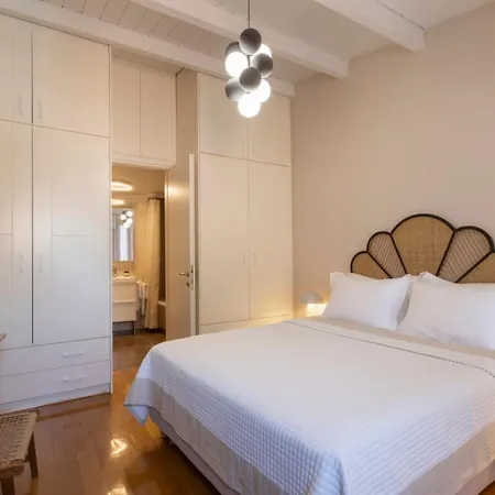 Plaka 3br 9ppl Privateyard 200m Metro&museum Villa Athens