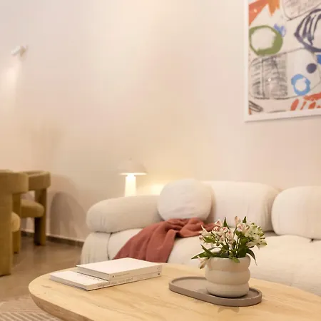 Plaka 3br 9ppl Privateyard 200m Metro&museum