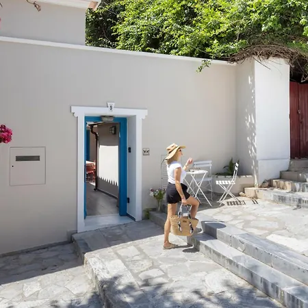 Plaka 3br 9ppl Privateyard 200m Metro&museum Villa Athens