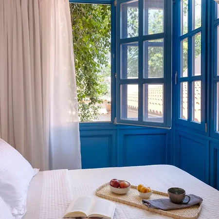 Plaka 3br 9ppl Privateyard 200m Metro&museum * Athens