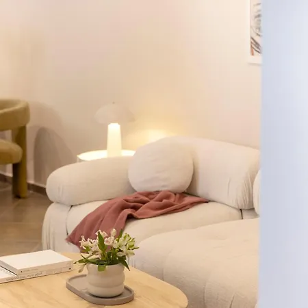 Plaka 3br 9ppl Privateyard 200m Metro&museum Villa *