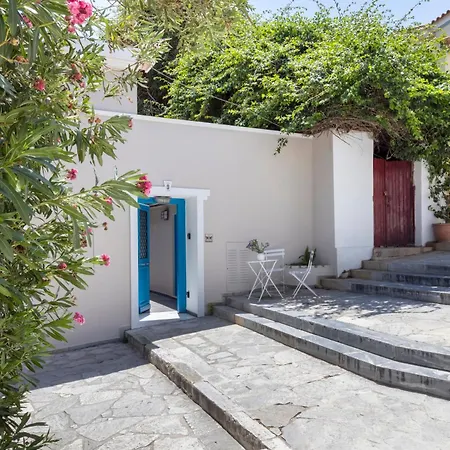 Plaka 3br 9ppl Privateyard 200m Metro&museum Villa