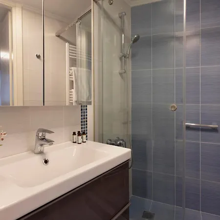 Villa Plaka 3br 9ppl Privateyard 200m Metro&museum Athens