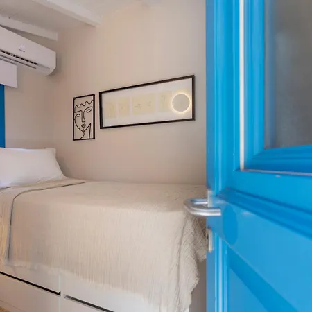 Plaka 3br 9ppl Privateyard 200m Metro&museum * Athens