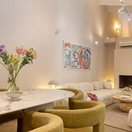 Plaka 3br 9ppl Privateyard 200m Metro&museum Villa Athens