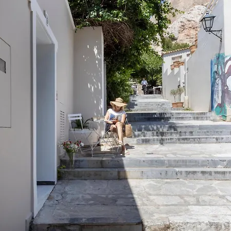 Plaka 3br 9ppl Privateyard 200m Metro&museum Villa *