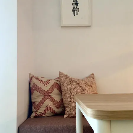 Smart Living Apartment *