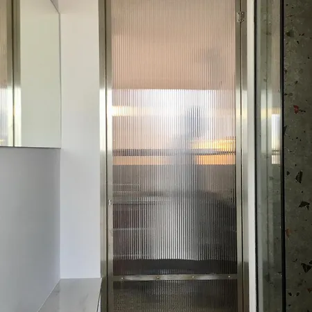 Smart Living Apartment *