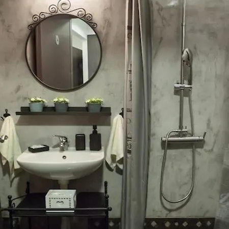 Angel - Cozy, Renovated, In Heart Apartment Athens