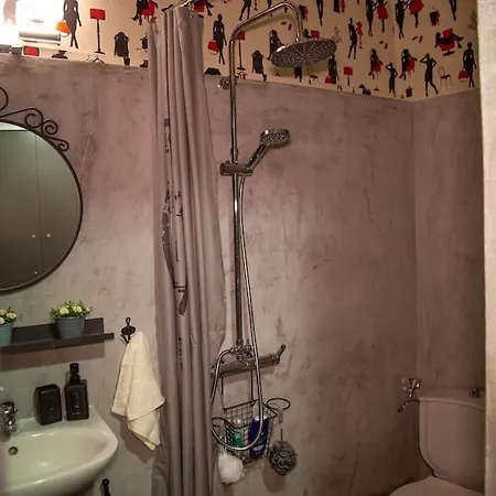 Apartment Angel - Cozy, Renovated, In Heart