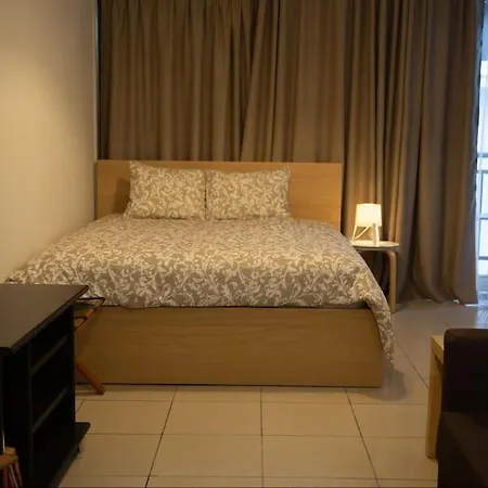 Angel - Cozy, Renovated, In Heart Apartment