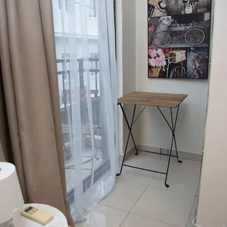 Angel - Cozy, Renovated, In Heart Athens