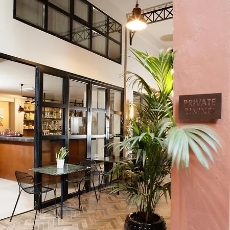 Anise, Aluma & Hotel Atény