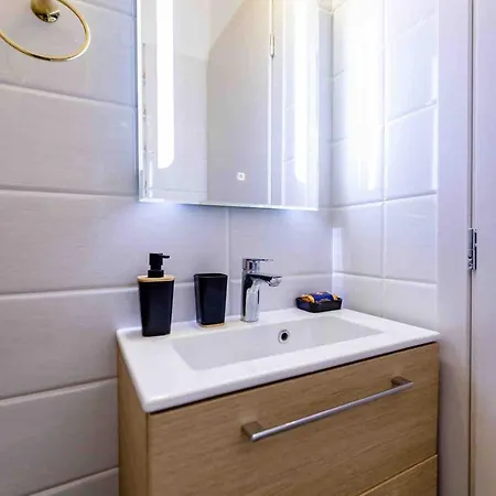 Luxury Flat At Archaeological Museum Apartment