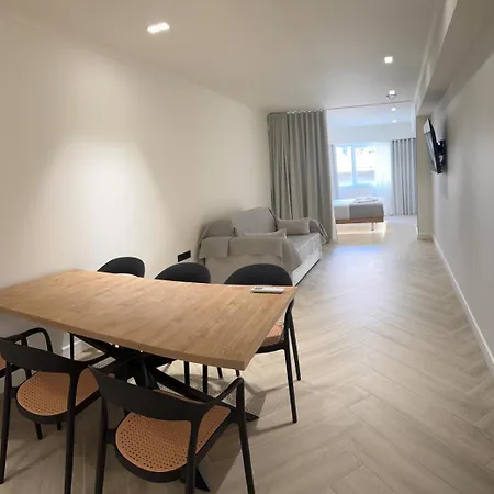 Aparthotel Triple A - Near Ermou Shopping Street - Family Hospitality - Free Parking! *