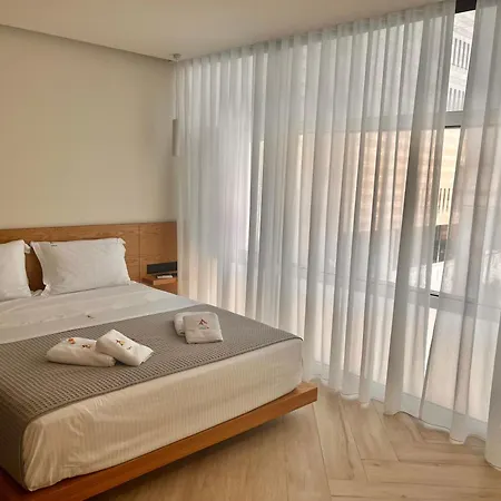 Triple A - Near Ermou Shopping Street - Family Hospitality - Free Parking! Aparthotel *
