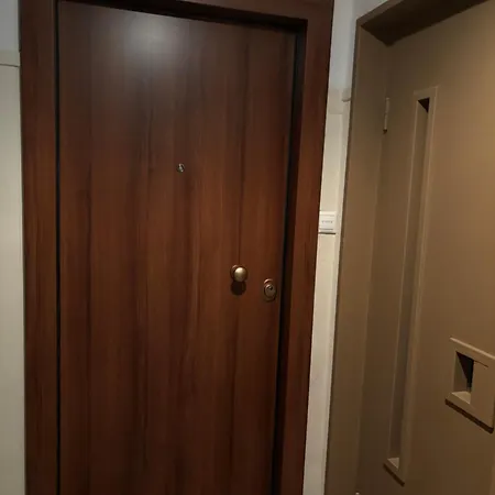 Train Station Flat For 4 Persons Apartamento