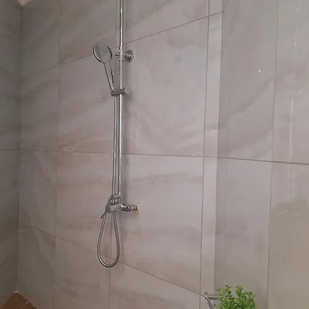 Apartment Experience 2 *