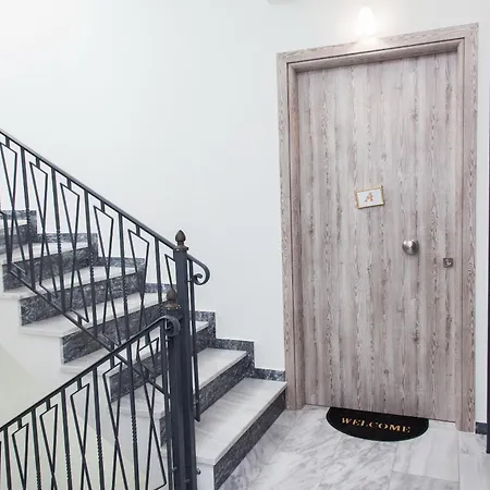 Elegant Apartment *
