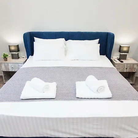 Elegant Apartment *