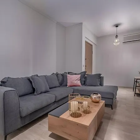 Apartment Peaceful 2 Bedroom In Glyfada Center