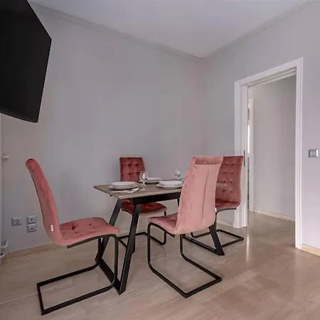 Peaceful 2 Bedroom In Glyfada Center * Αθήνα