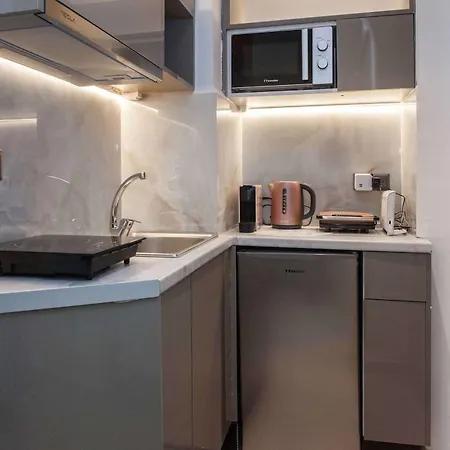 Elegant Studio In Kolonaki Apartment