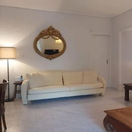 Melissia White Flat Apartment