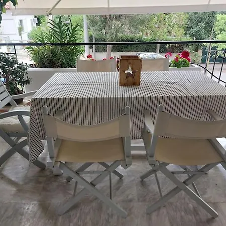 Melissia White Flat Apartment Athens