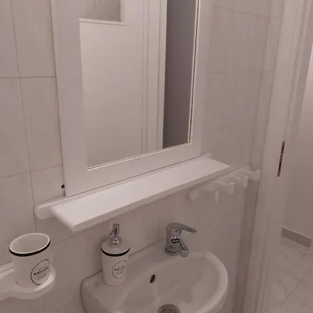 Melissia White Flat Apartment Athens