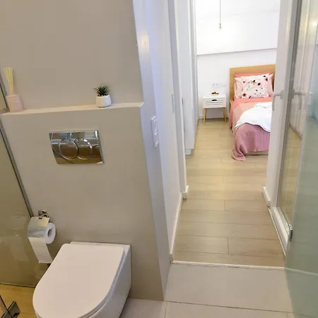 Acropolis Area 6 Min Walk To Metro And Ancient Sites *