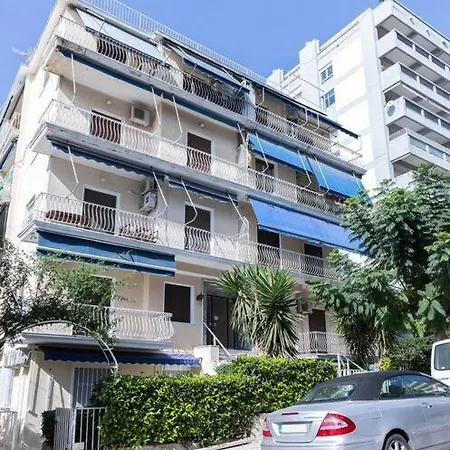 Renovated Fully Equipped 2 Bedroom Cozy Near The Sea Apartment *