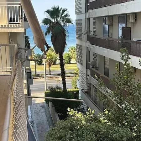 Renovated Fully Equipped 2 Bedroom Cozy Near The Sea