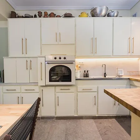 Magnificent Voula Apartment