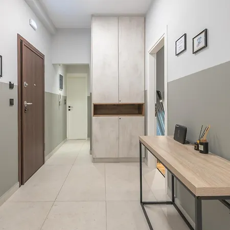 A Place 4u No2 אתונה