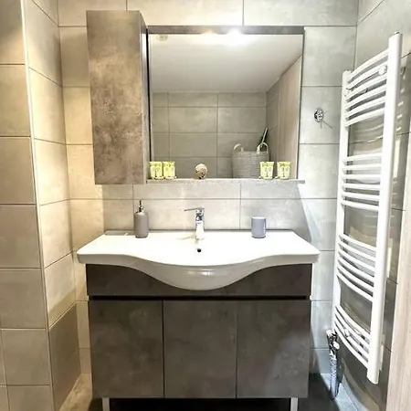 Tide And Tonic Spacious 1bd With Extra Loft Style Sleeping Area, Paleo Faliro