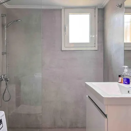 Cozy Near Glyfada Center Apartment