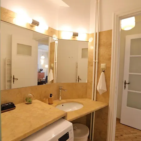 Plaka Apartment, 5 Min Walk To Acropolis Entrance - Self Check-in * Athens