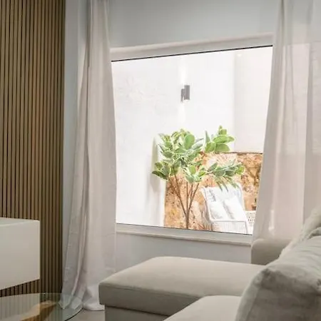 Mila Hidden Gem In Kolonaki With Backyard Athens