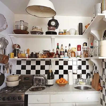 Cozy Downtown Apartment-exarcheia Apartment *