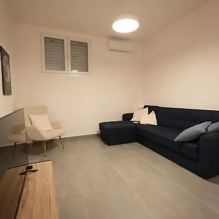 Comfortable Hideaway Apartment Athens