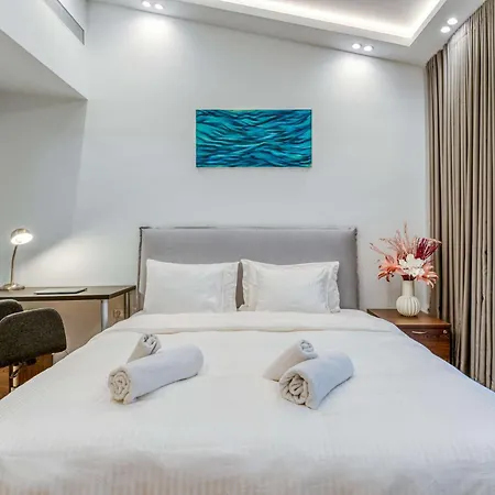 Riviera Luxury 3bd Apt W Jacuzzi And Cinema Athens