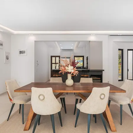 Apartment Riviera Luxury 3bd Apt W Jacuzzi And Cinema *