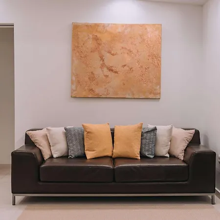 Riviera Luxury 3bd Apt W Jacuzzi And Cinema Athens