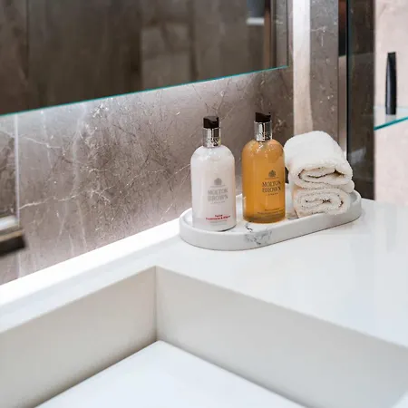 Riviera Luxury 3bd Apt W Jacuzzi And Cinema * Athens