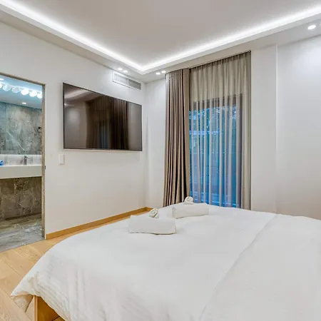 Apartment Riviera Luxury 3bd Apt W Jacuzzi And Cinema *