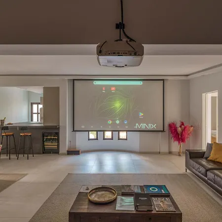 Riviera Luxury 3bd Apt W Jacuzzi And Cinema